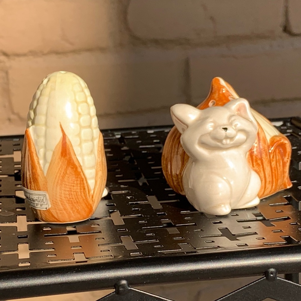 Fitz and Floyd, Inc Mouse Salt And Pepper Shakers - Picture 4 of 12